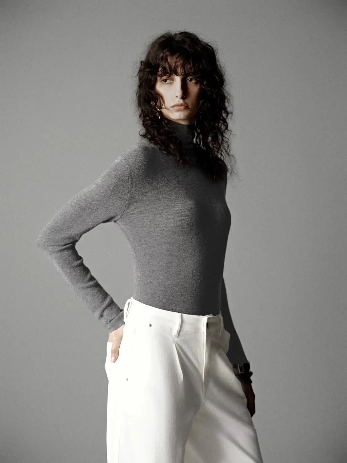 10024-high-neck-knitted-t-shirts-4.webp High Neck Knitted T-Shirts