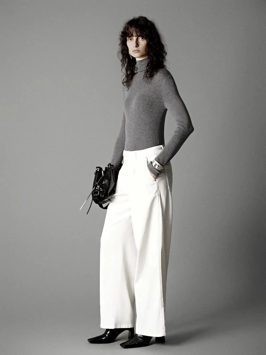 10024-high-neck-knitted-t-shirts-7.webp High Neck Knitted T-Shirts