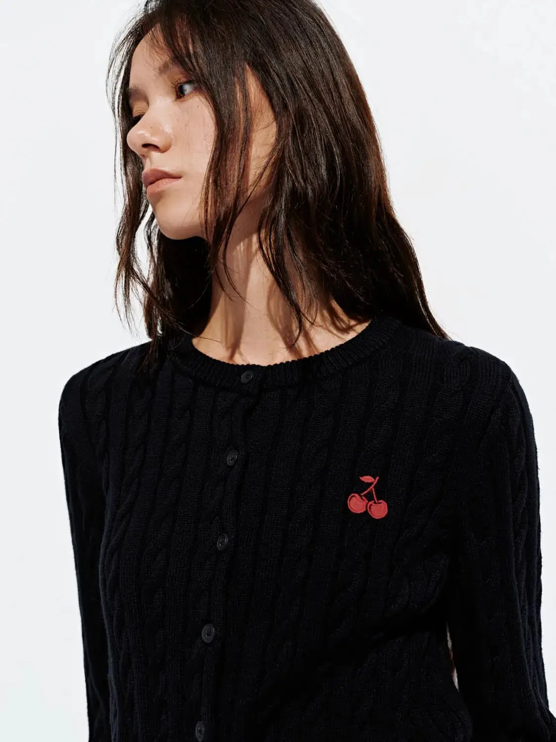 10073-embroidered-cable-knitted-cardigans-11.webp Embroidered Cable Knitted Cardigans