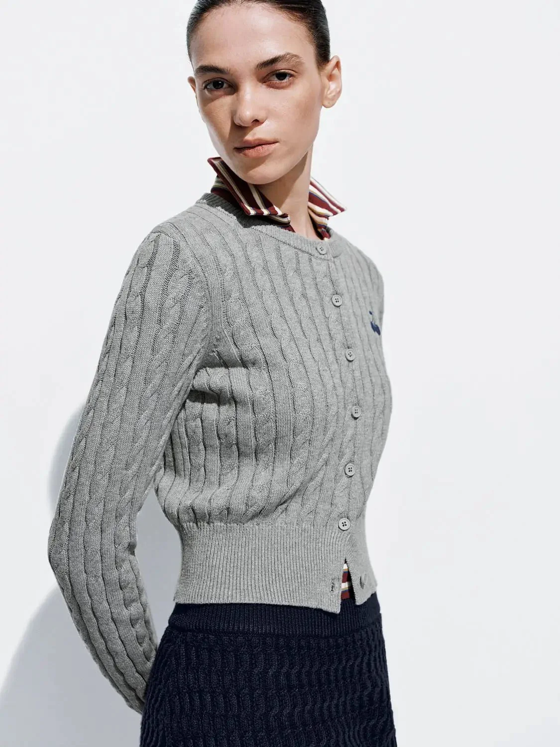 10073-embroidered-cable-knitted-cardigans-18.webp Embroidered Cable Knitted Cardigans