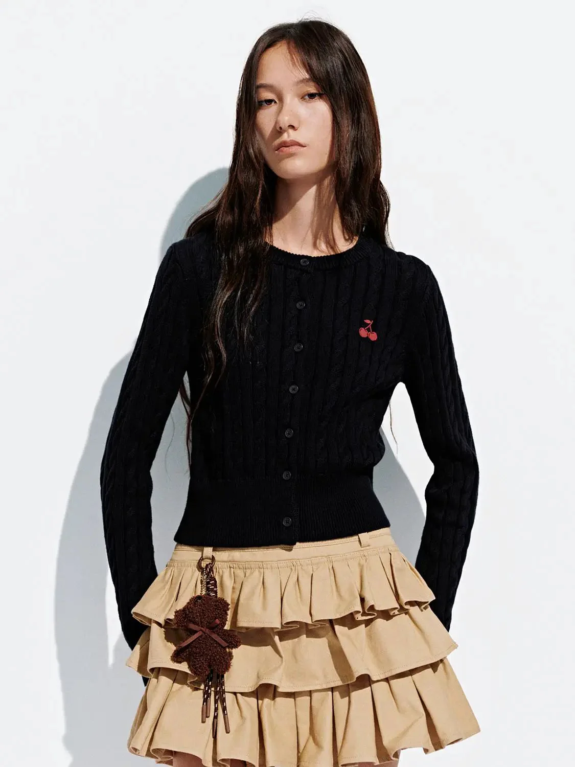 10073-embroidered-cable-knitted-cardigans-26.webp Embroidered Cable Knitted Cardigans