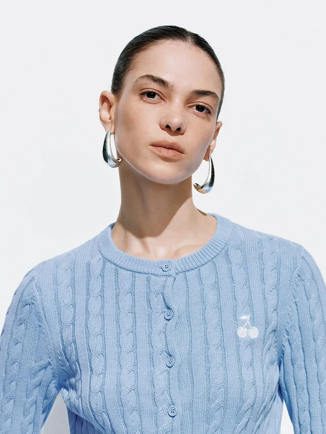 10073-embroidered-cable-knitted-cardigans-3.webp Embroidered Cable Knitted Cardigans