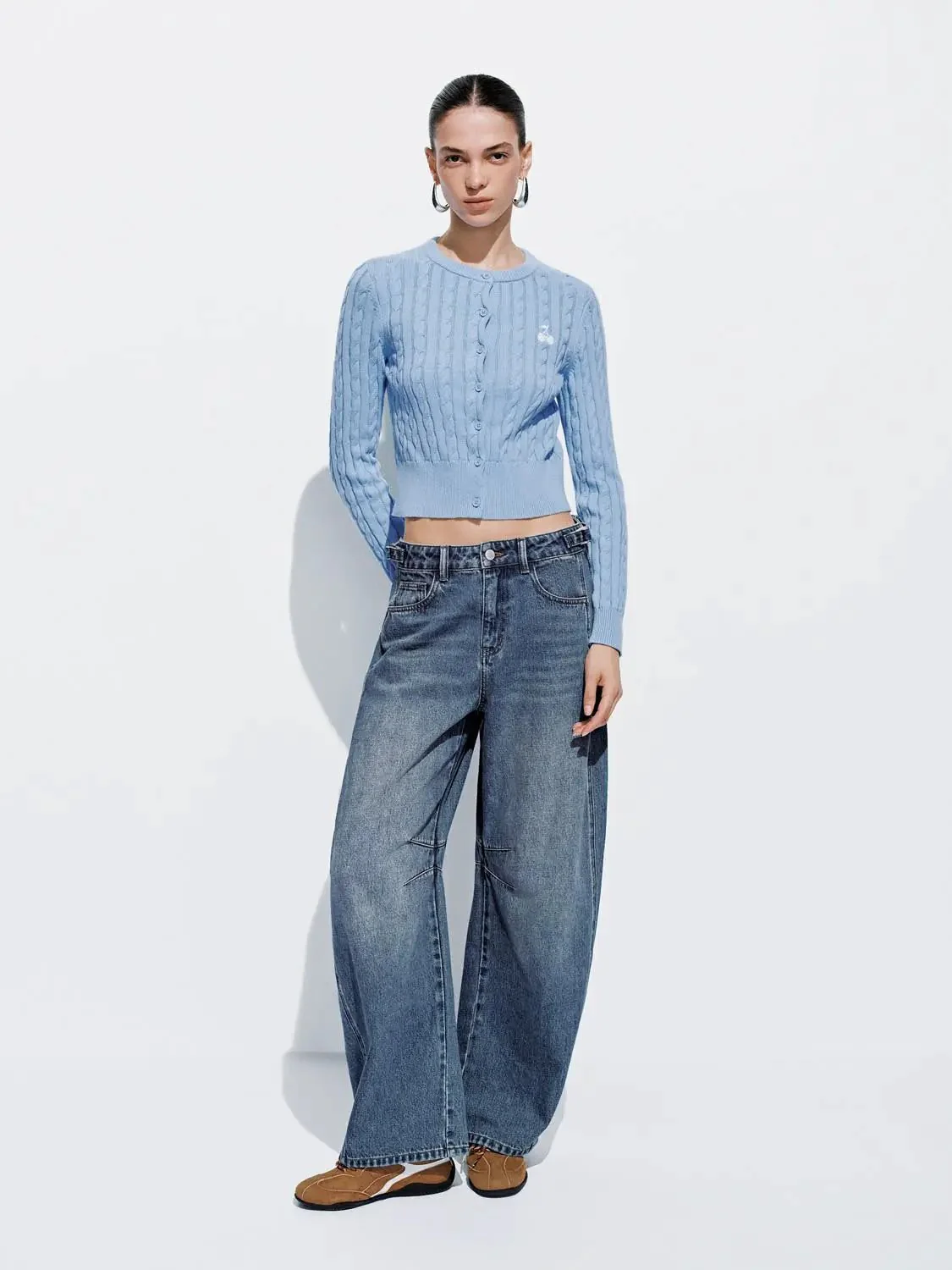 10073-embroidered-cable-knitted-cardigans-4.webp Embroidered Cable Knitted Cardigans