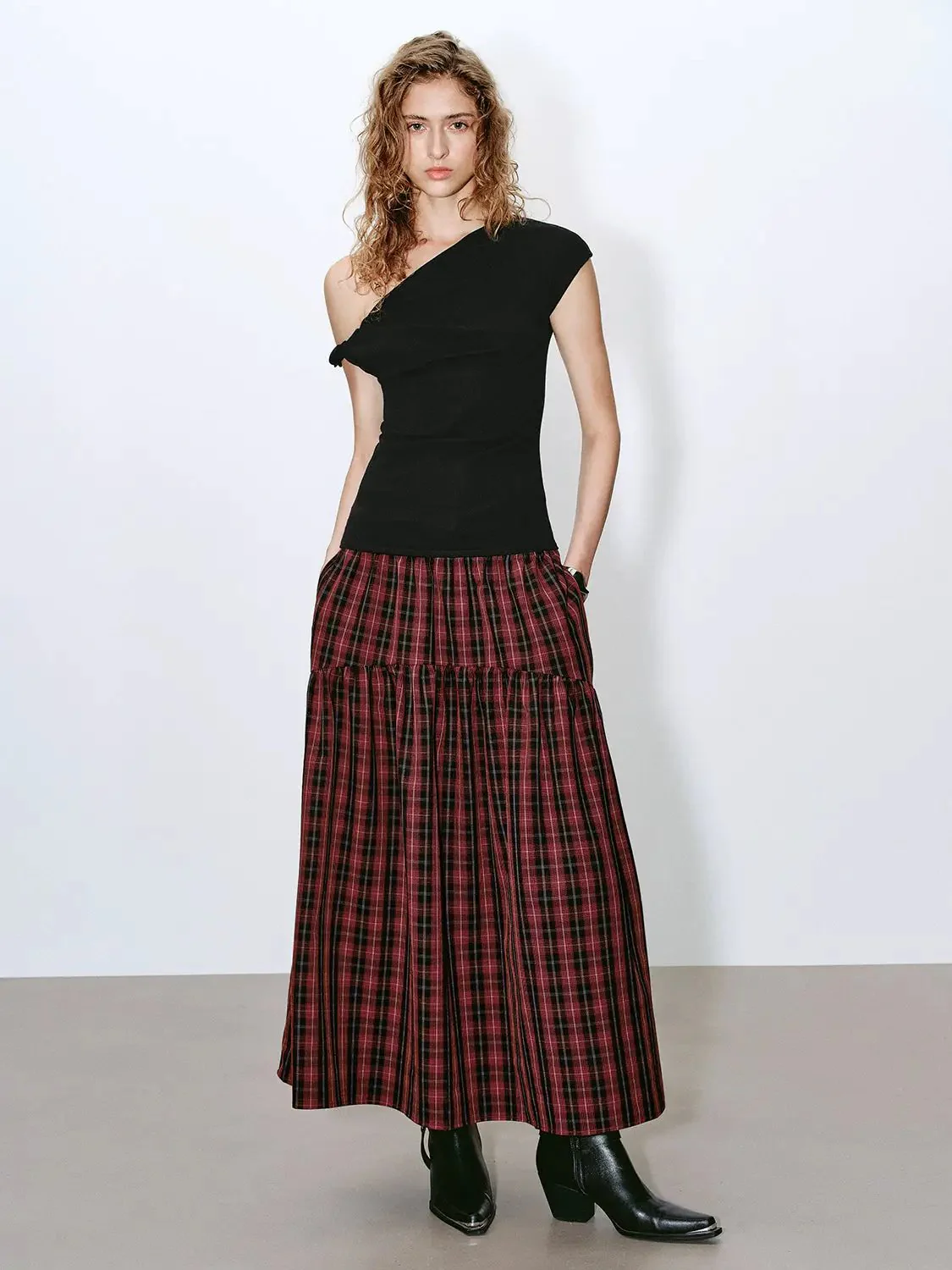 1008-cotton-one-shoulder-fitted-skinny-t-shirt-13.webp Cotton One-Shoulder Fitted Skinny T-Shirt
