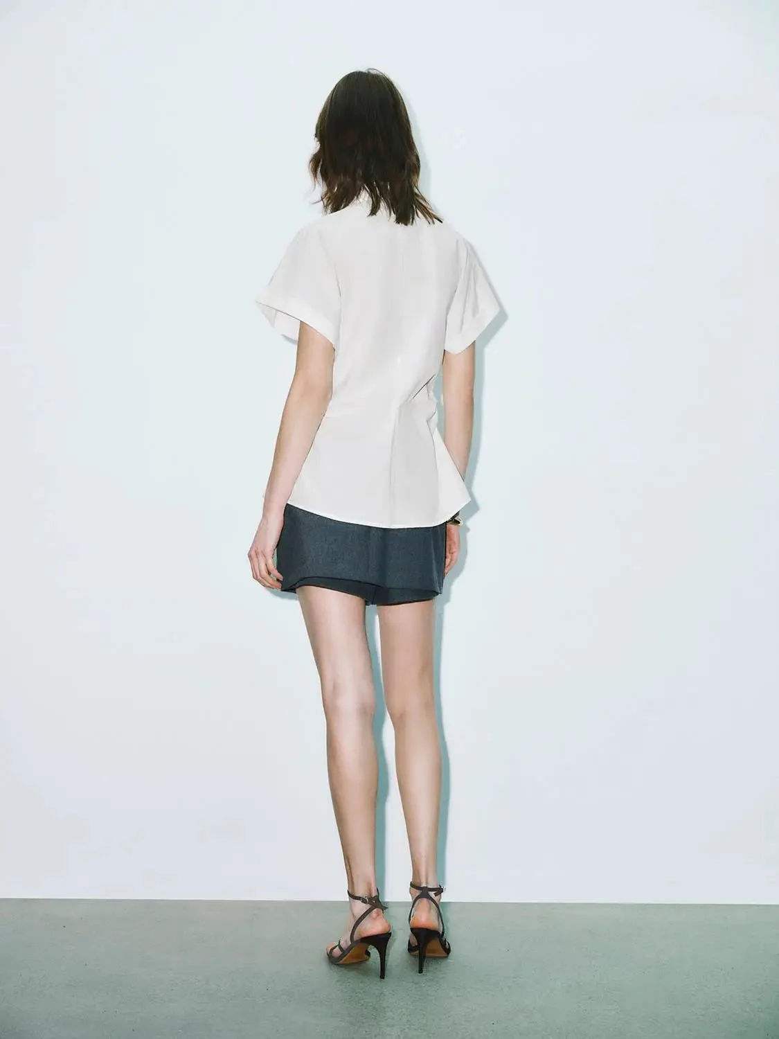10099-cotton-tapered-waist-short-sleeve-shirts-2.webp Cotton Tapered Waist Short Sleeve Shirts