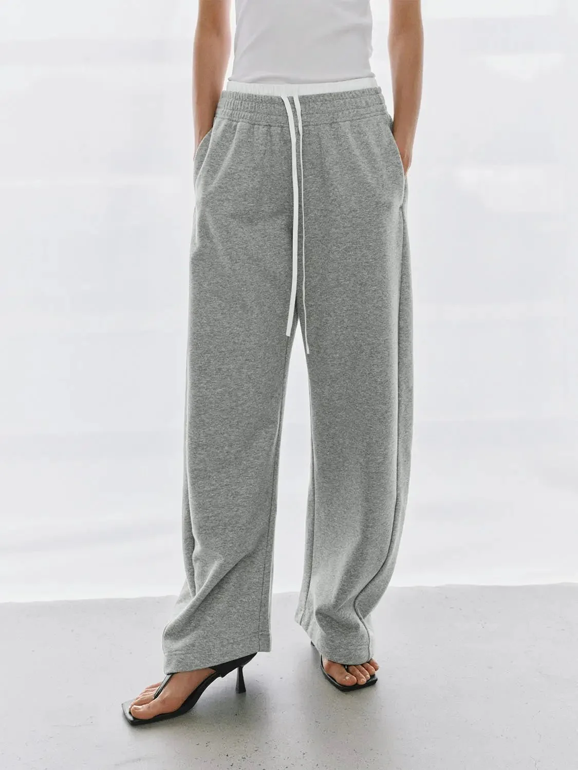 10157-contrast-trim-drawstring-pull-on-barrel-leg-pants-9.webp Contrast Trim Drawstring Pull On Barrel Leg Pants