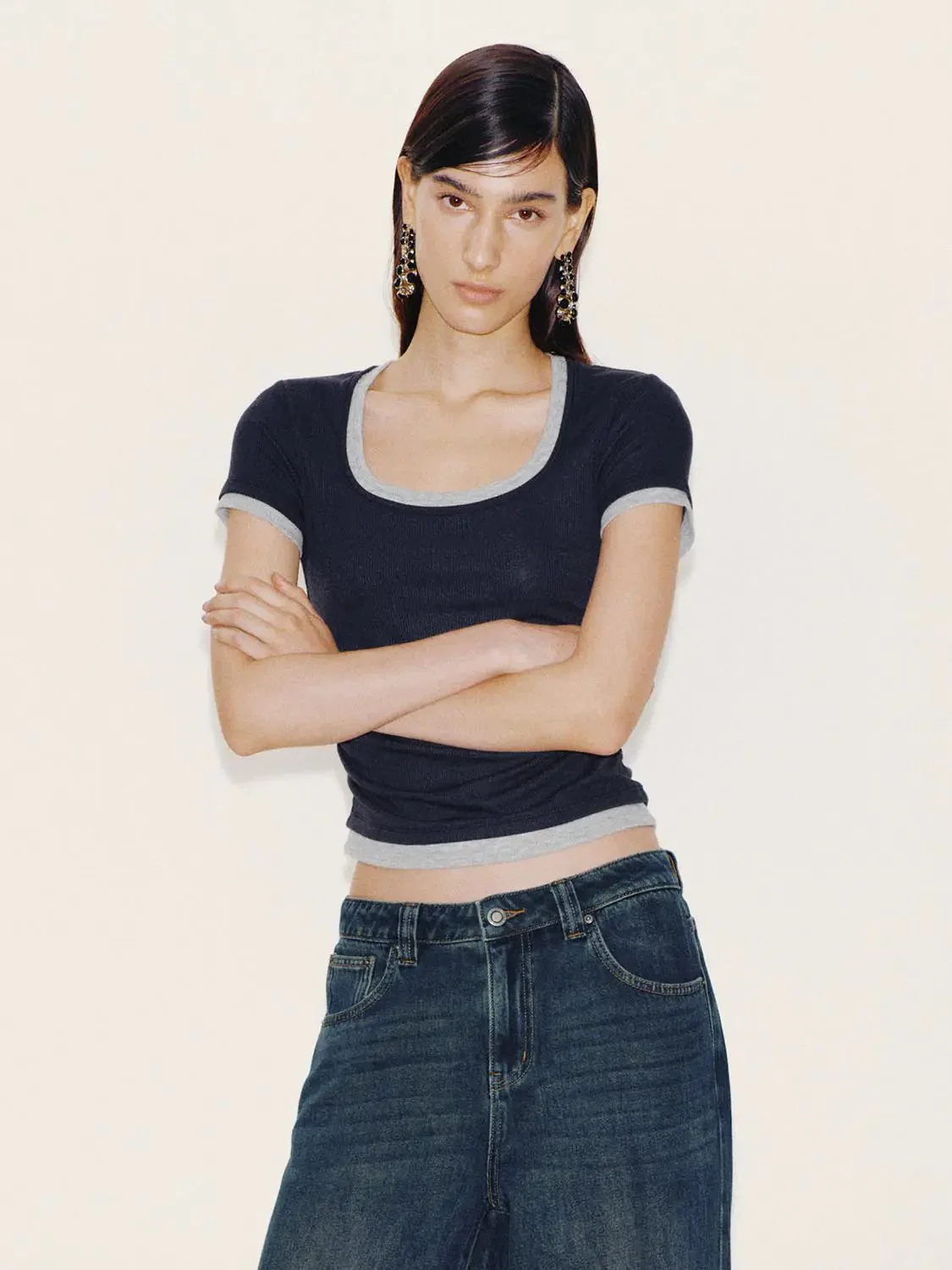 Contrast Trim Ruched Scoop Neck Knit Top