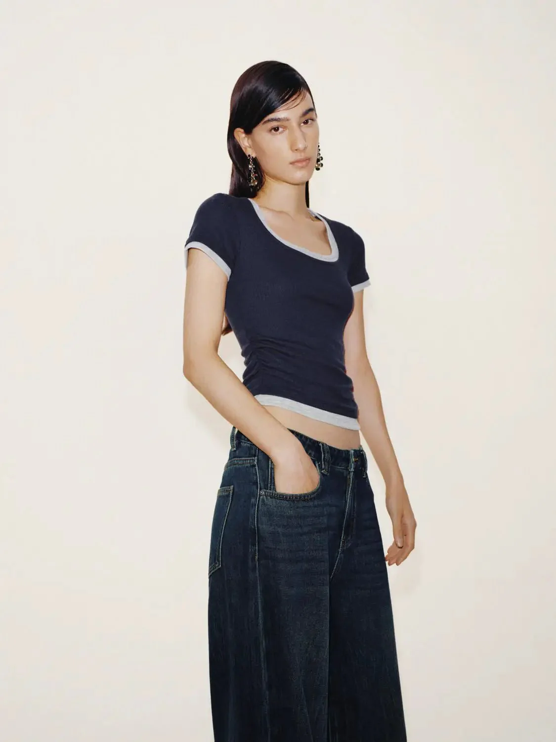 Contrast Trim Ruched Scoop Neck Knit Top