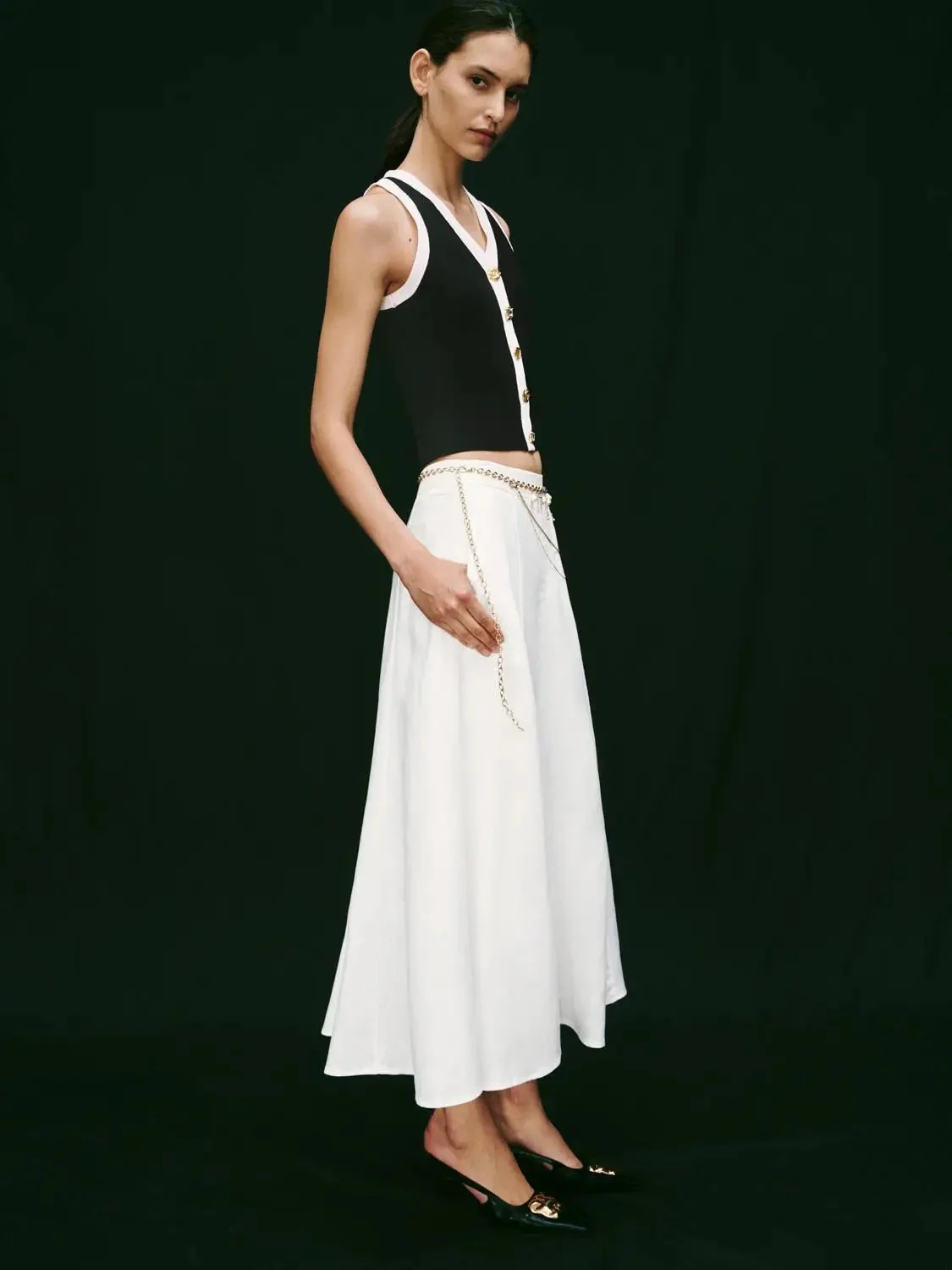 10274-linen-blend-contrast-trim-v-neck-button-up-vest-5.webp Linen Blend Contrast Trim V-Neck Button Up Vest