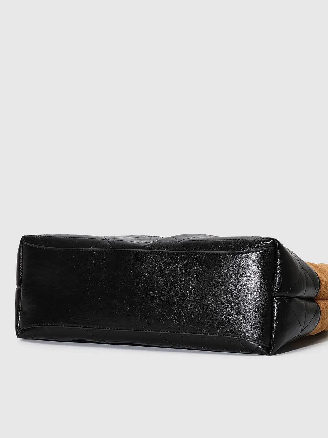 10316-contrast-handle-shoulder-bags-6.webp Contrast Handle Shoulder Bags
