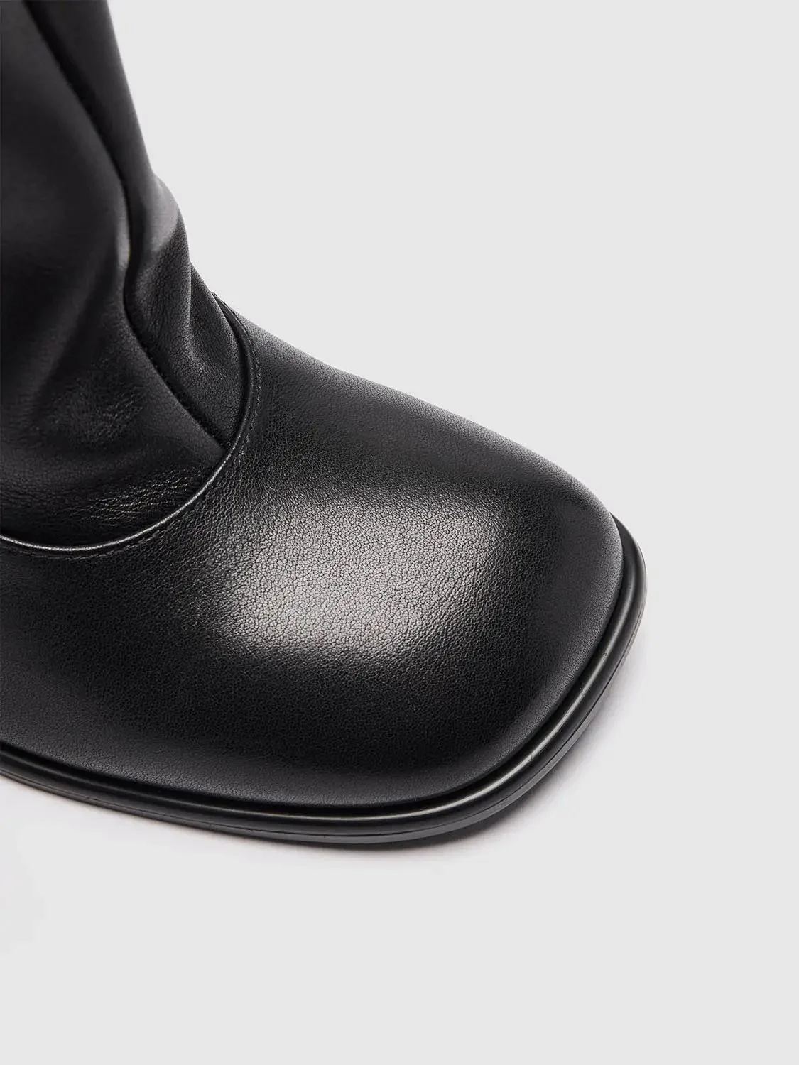 10317-faux-leather-heeled-knee-boots-5.webp Faux Leather Heeled Knee Boots