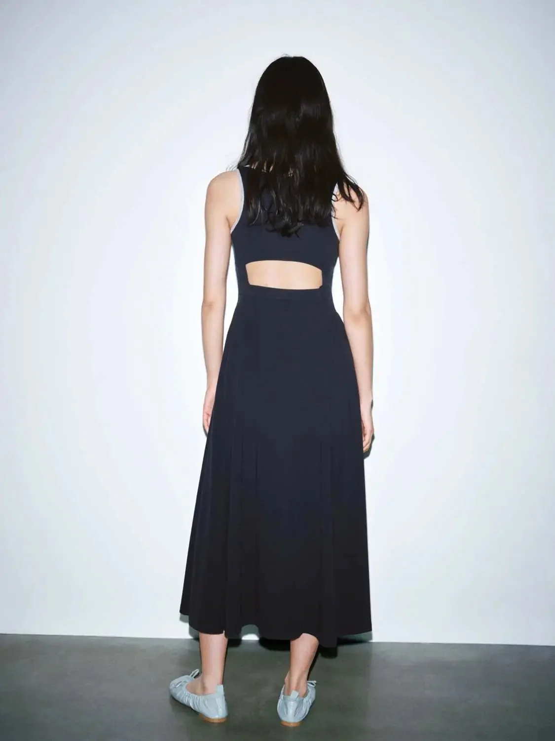 105-contrasting-hem-strappy-cotton-a-line-maxi-dress-6.webp Contrasting Hem Strappy Cotton A Line Maxi Dress