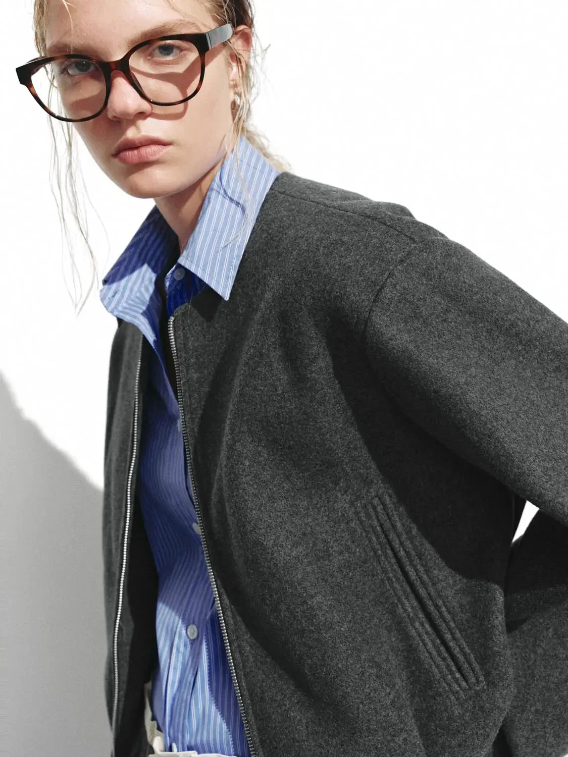 10781-2-in-1-collared-bomber-with-striped-panel-jackets-11.webp 2 In 1 Collared Bomber With Striped Panel Jackets