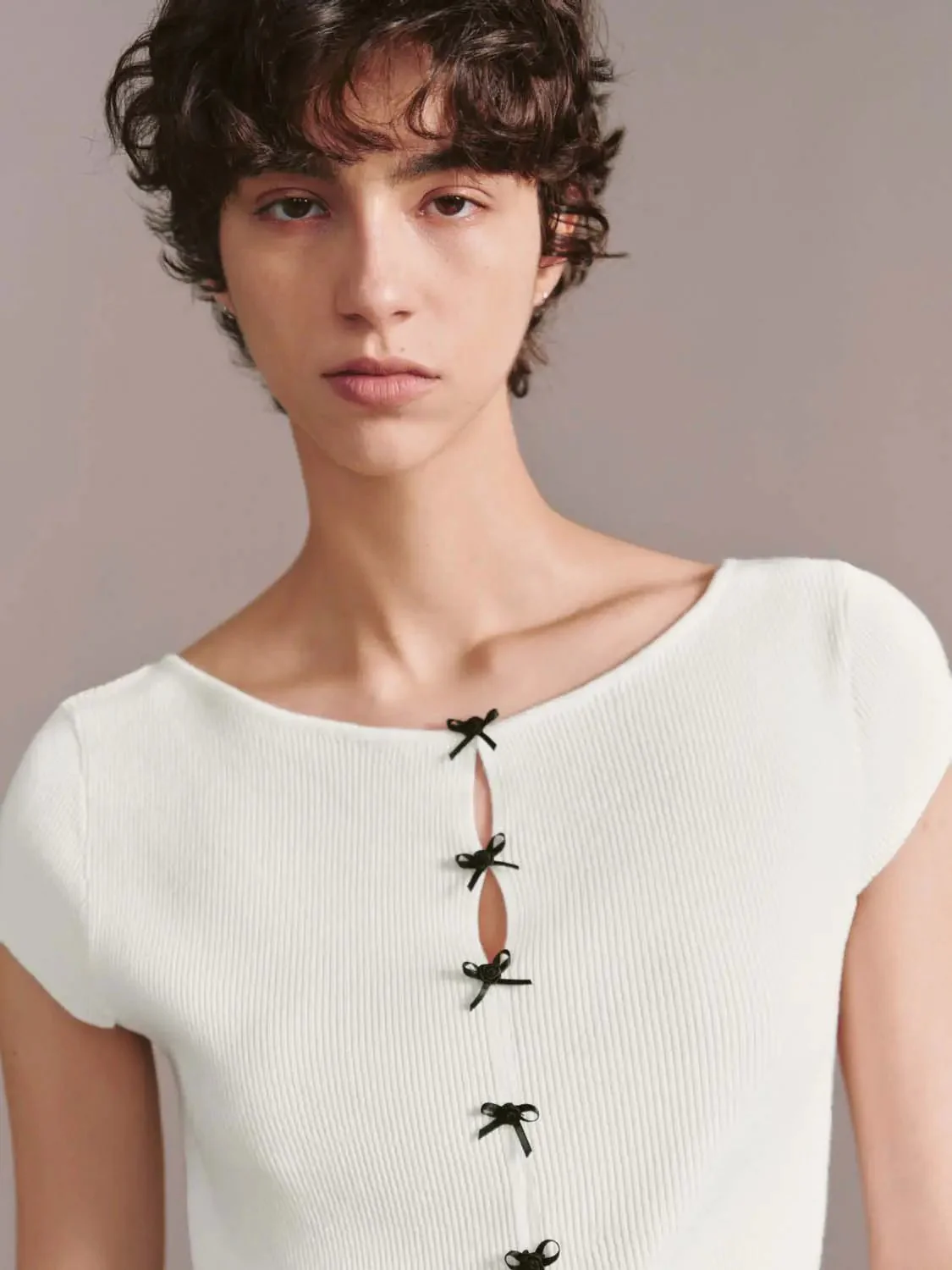 1082-bow-detail-slim-fit-knitted-fine-knit-t-shirt-3.webp Bow Detail Slim Fit Knitted Fine Knit T Shirt