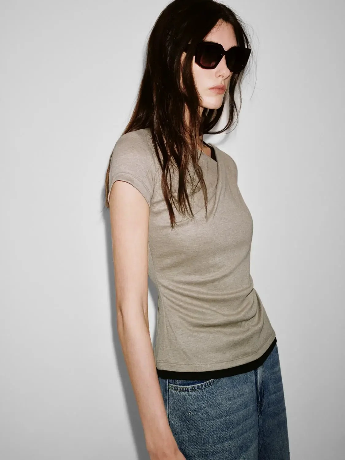 10869-2-in-1-contrast-asymmetric-ruched-t-shirts-3.webp 2 In 1 Contrast Asymmetric Ruched T Shirts