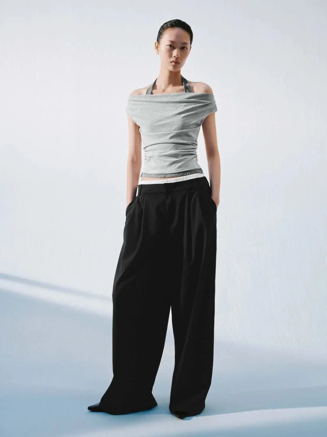 10913-lyocell-blend-2-in-1-contrast-halter-sleeveless-t-shirt-4.webp Lyocell Blend 2 In 1 Contrast Halter Sleeveless T Shirt