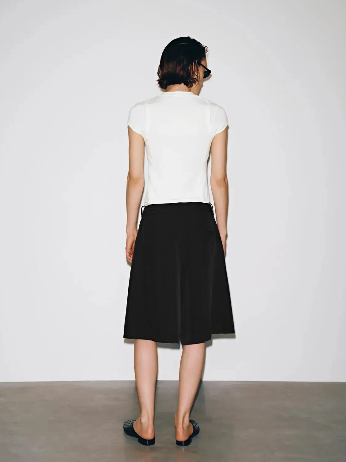 10986-2-in-1-pleated-wide-leg-cropped-pants-for-everyday-wear-4.webp 2 In 1 Pleated Wide Leg Cropped Pants For Everyday Wear