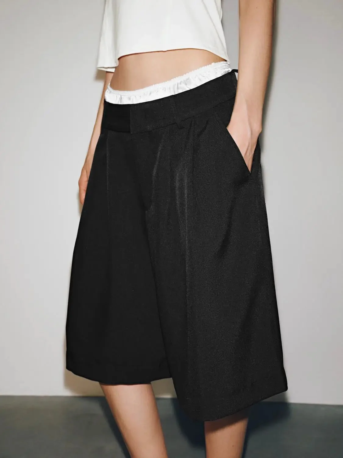 10986-2-in-1-pleated-wide-leg-cropped-pants-for-everyday-wear-5.webp 2 In 1 Pleated Wide Leg Cropped Pants For Everyday Wear