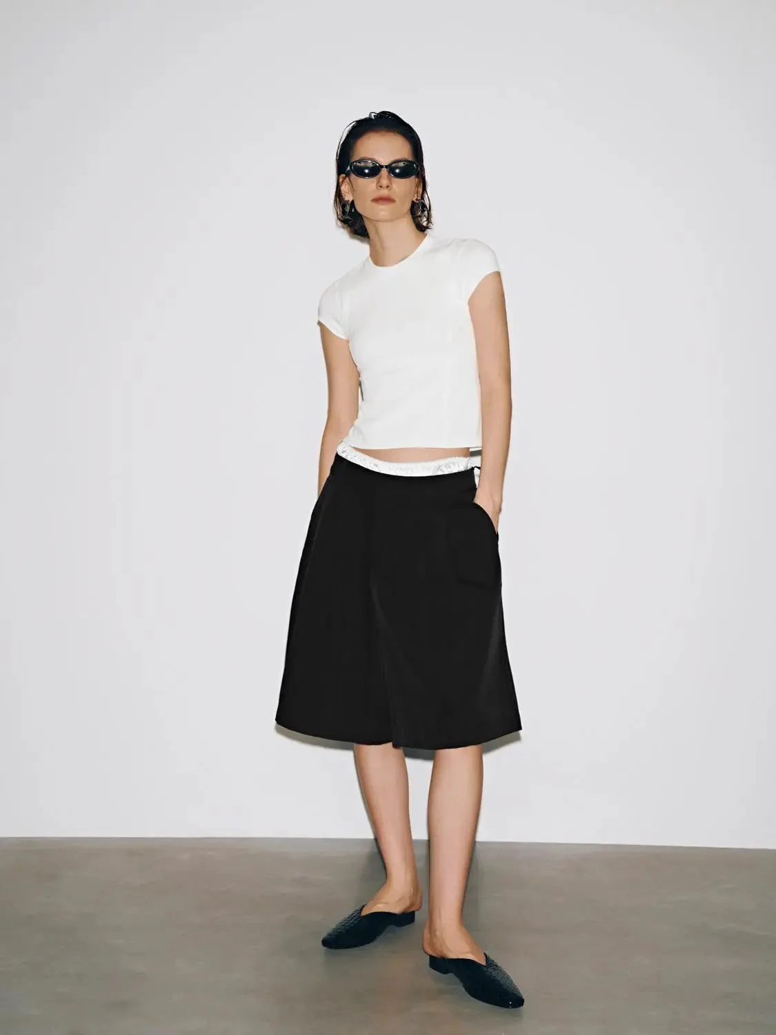 10986-2-in-1-pleated-wide-leg-cropped-pants-for-everyday-wear-7.webp 2 In 1 Pleated Wide Leg Cropped Pants For Everyday Wear