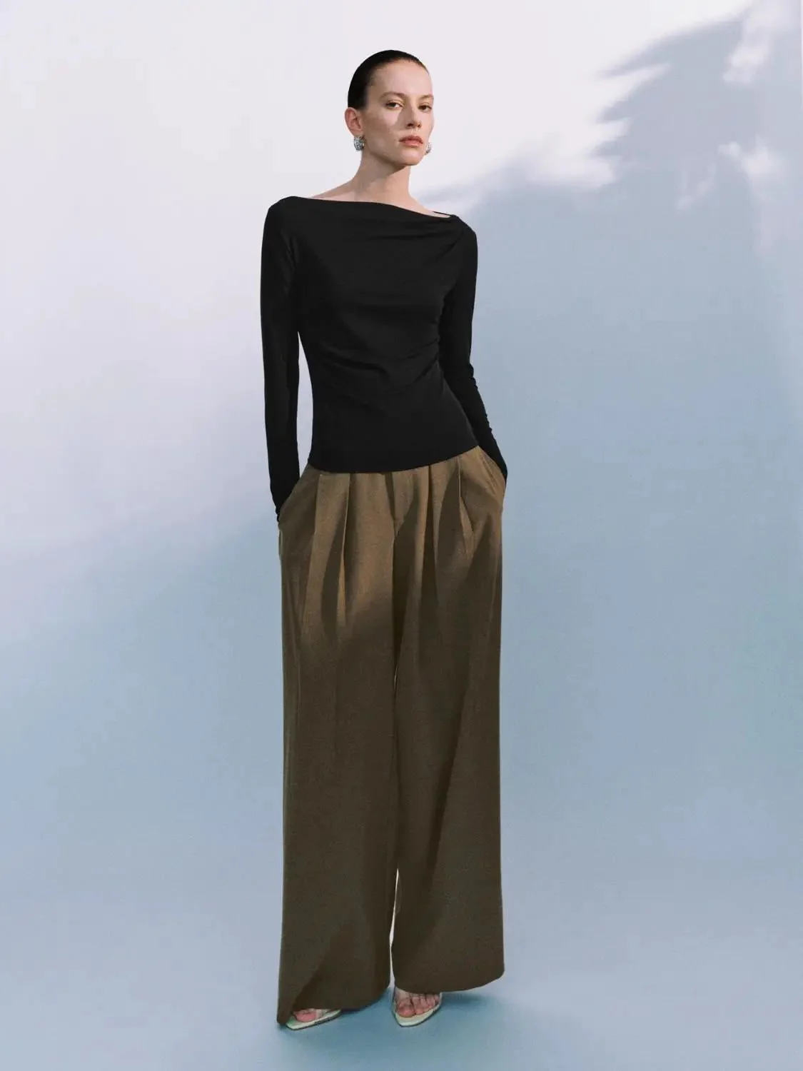 11-lyocell-off-shoulder-draped-ruched-long-sleeve-t-shirts-12.webp Lyocell Off Shoulder Draped Ruched Long Sleeve T Shirts