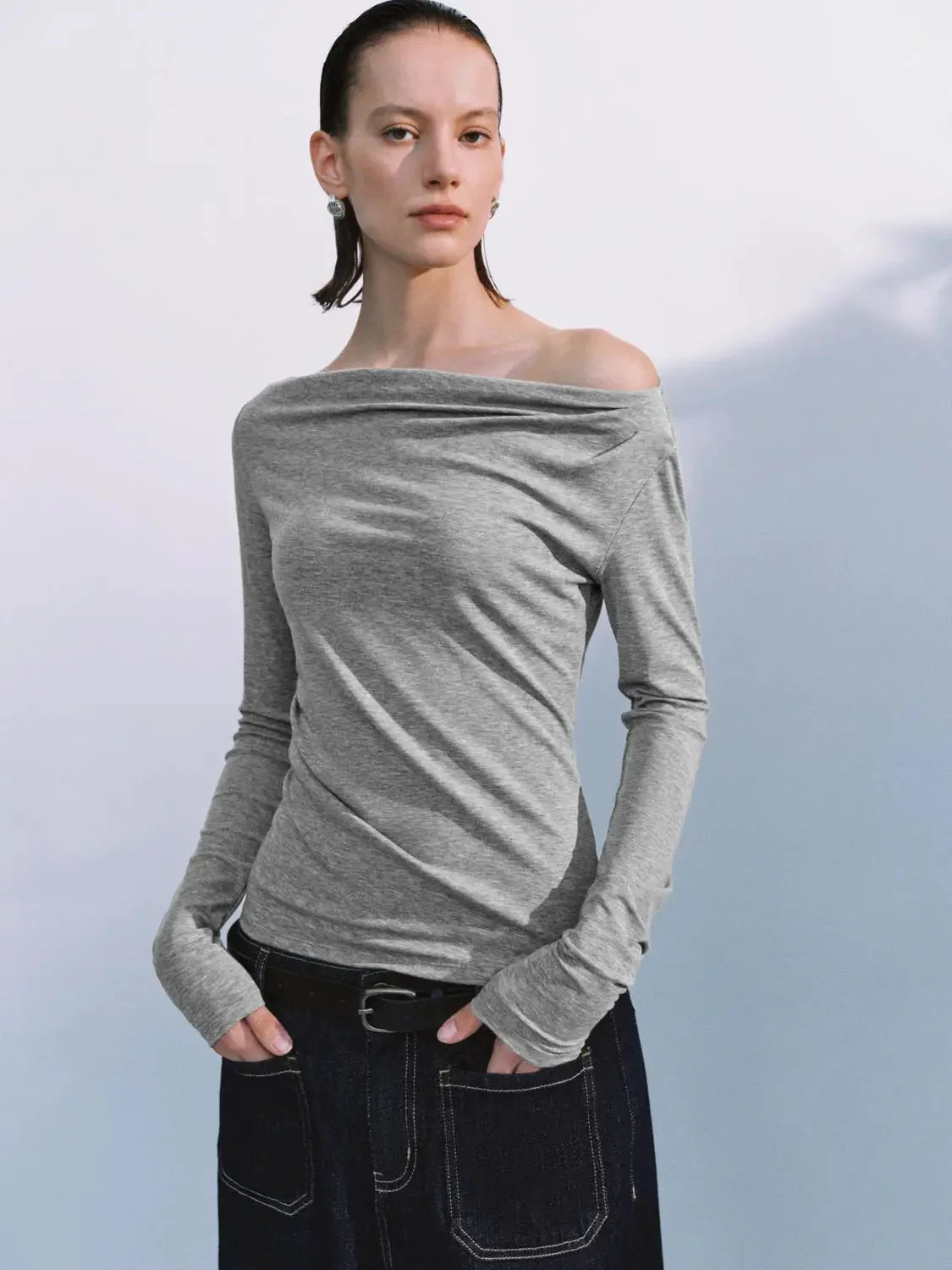 11-lyocell-off-shoulder-draped-ruched-long-sleeve-t-shirts-2.webp Lyocell Off Shoulder Draped Ruched Long Sleeve T Shirts