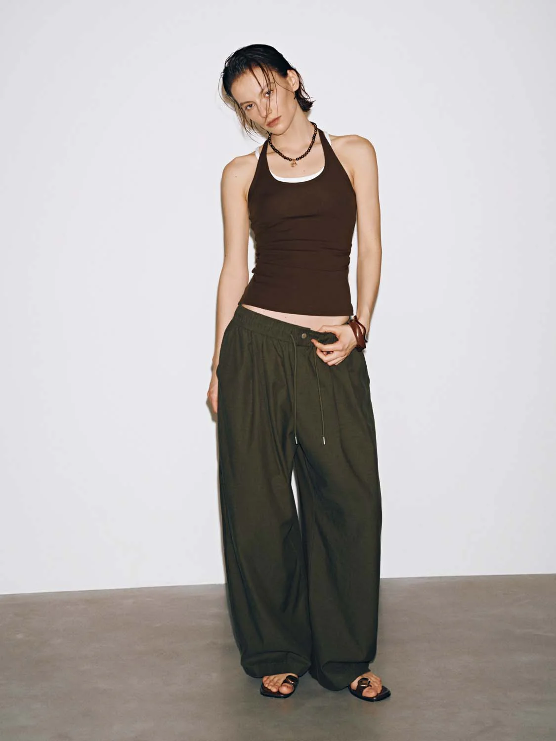 11024-2-in-1-halter-cotton-sleeveless-t-shirts-5.webp 2 In 1 Halter Cotton Sleeveless T-Shirts