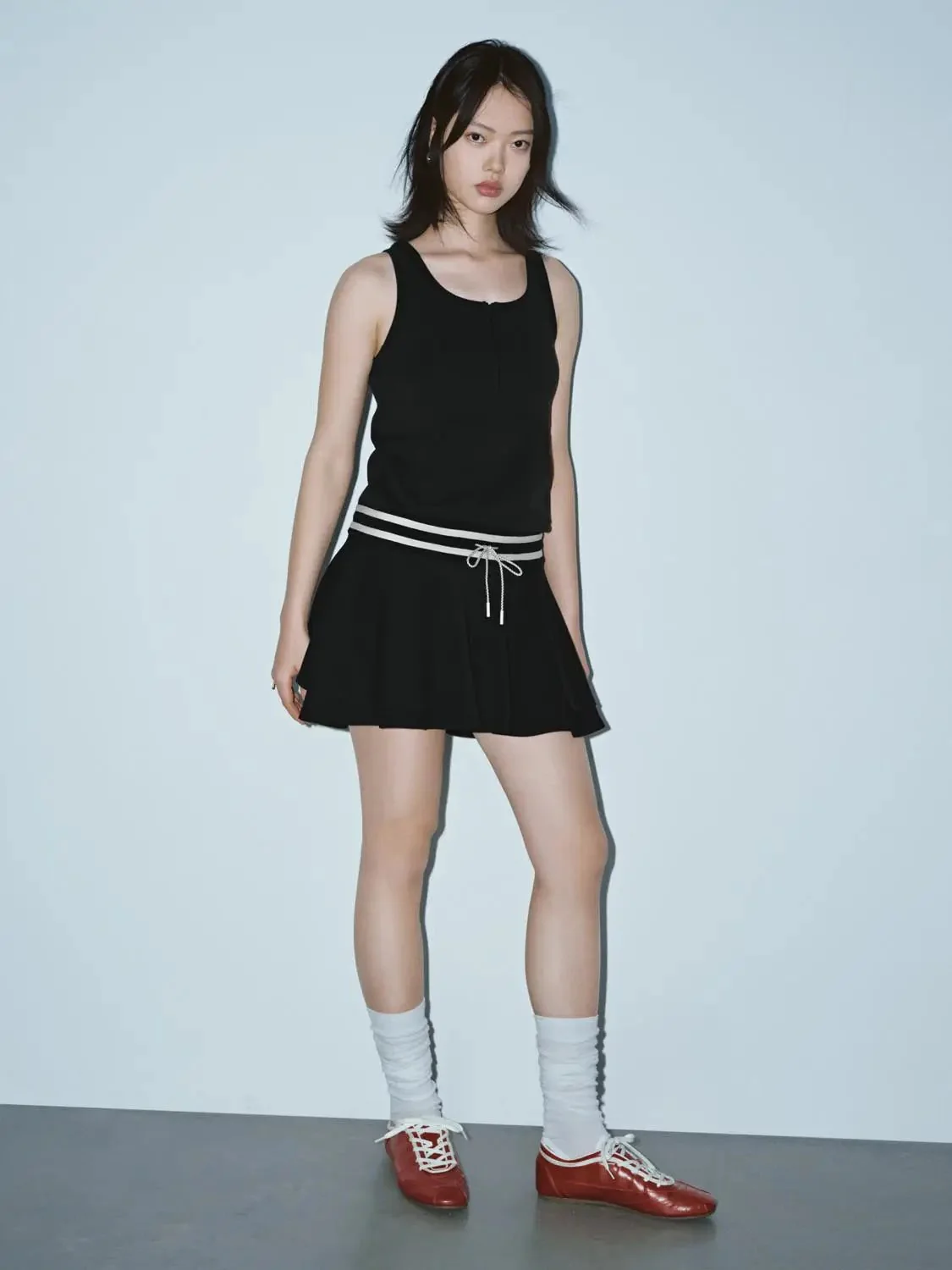 11058-black-zip-front-sleeveless-a-line-midi-dresses-with-stretch-fabric-tank-top-5.webp Black Zip Front Sleeveless A-Line Midi Dresses With Stretch Fabric Tank Top