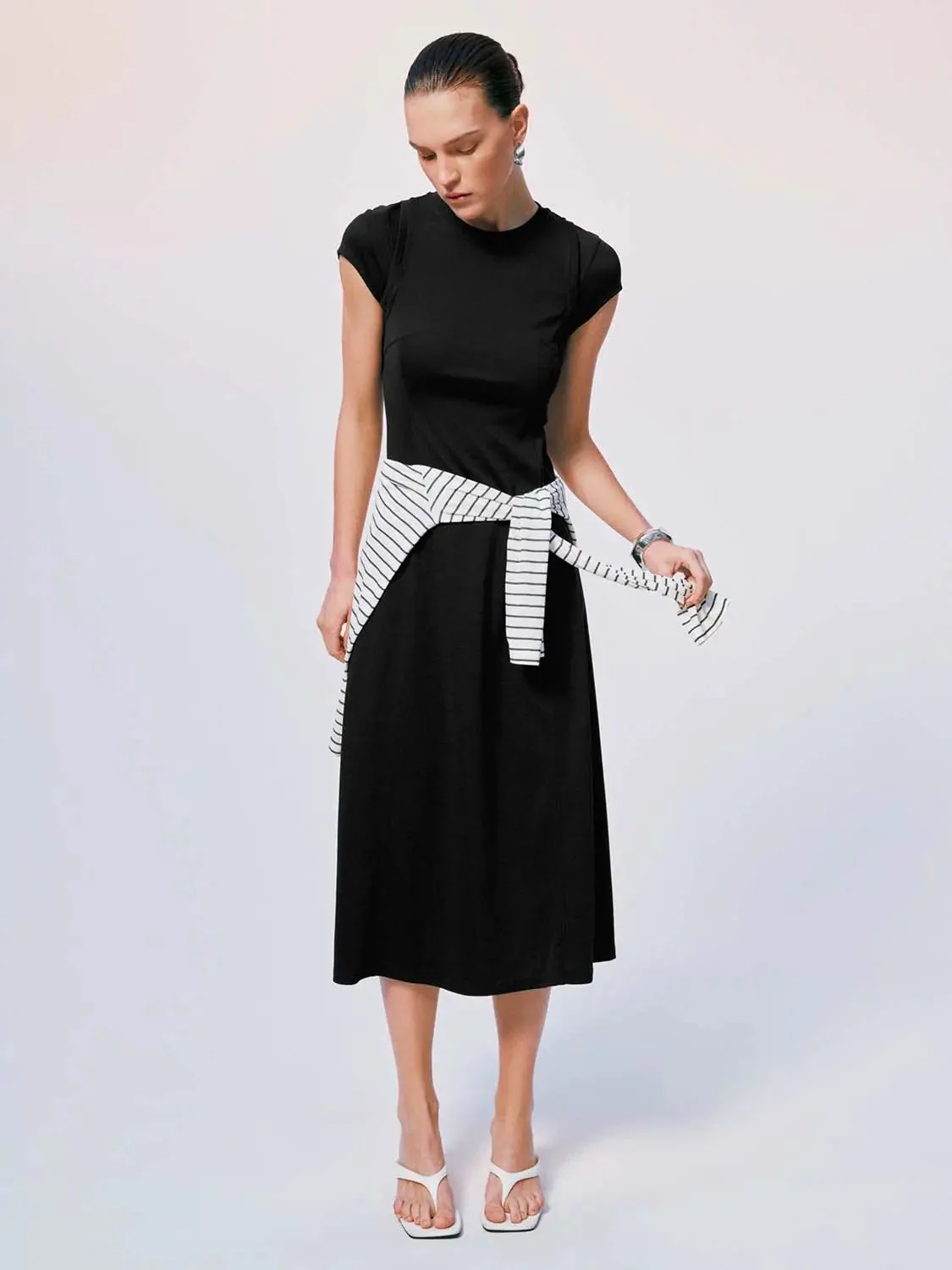 11094-cotton-black-crew-neck-short-sleeve-a-line-midi-belt-dresses-1.webp Cotton Black Crew Neck Short Sleeve A Line Midi Belt Dresses