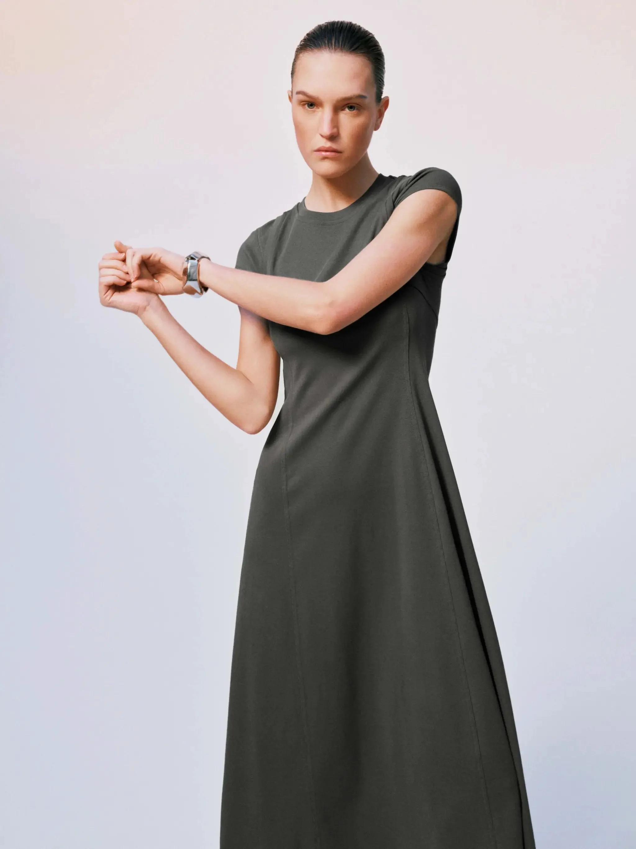 11112-cotton-olive-green-short-sleeve-aline-midi-dresses-3.webp Cotton Olive Green Short Sleeve Aline Midi Dresses