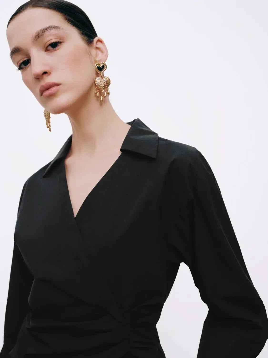 1128-v-neck-ruched-cropped-overhead-shirts-19.webp V-Neck Ruched Cropped Overhead Shirts