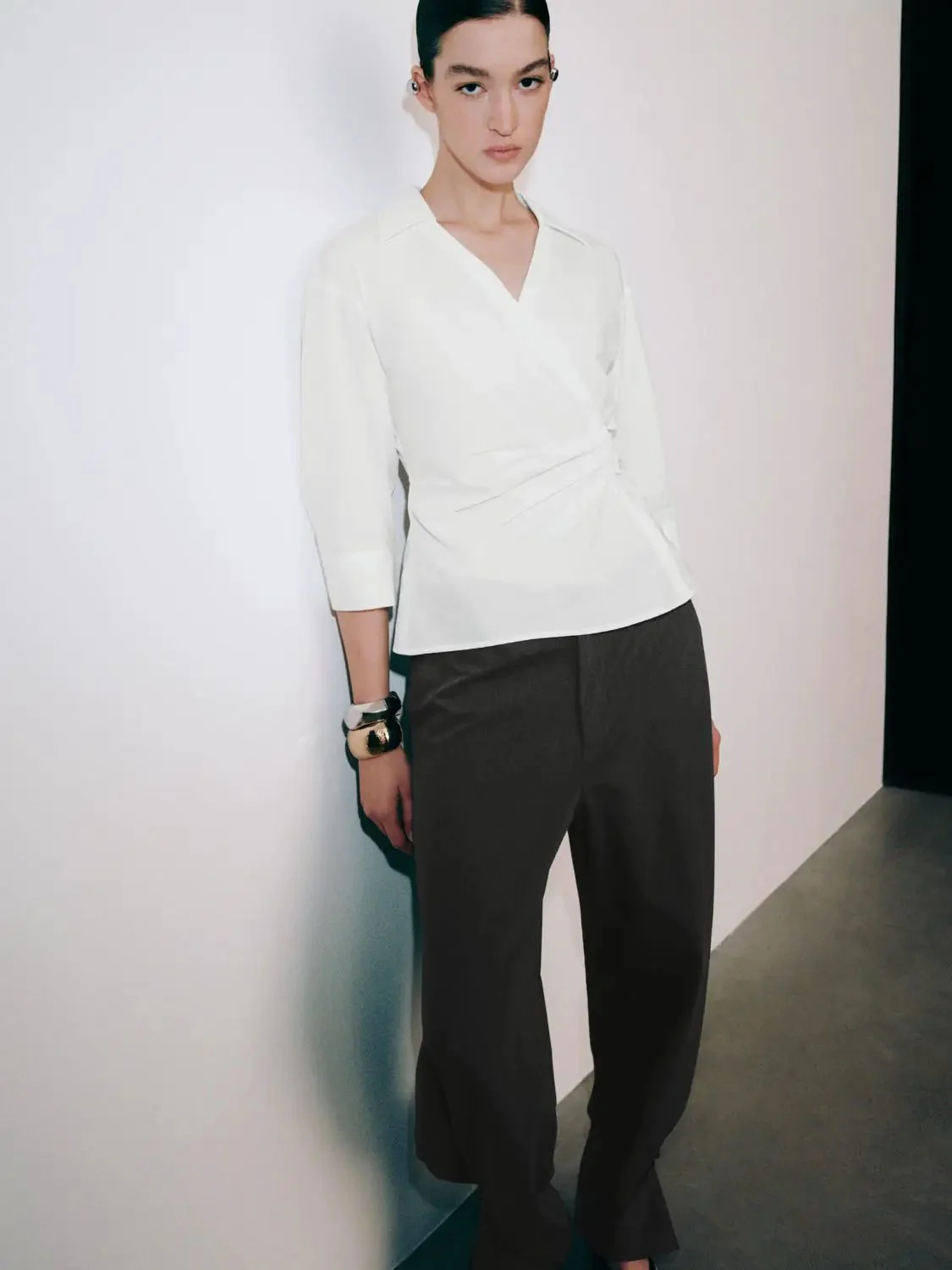 1128-v-neck-ruched-cropped-overhead-shirts-2.webp V-Neck Ruched Cropped Overhead Shirts