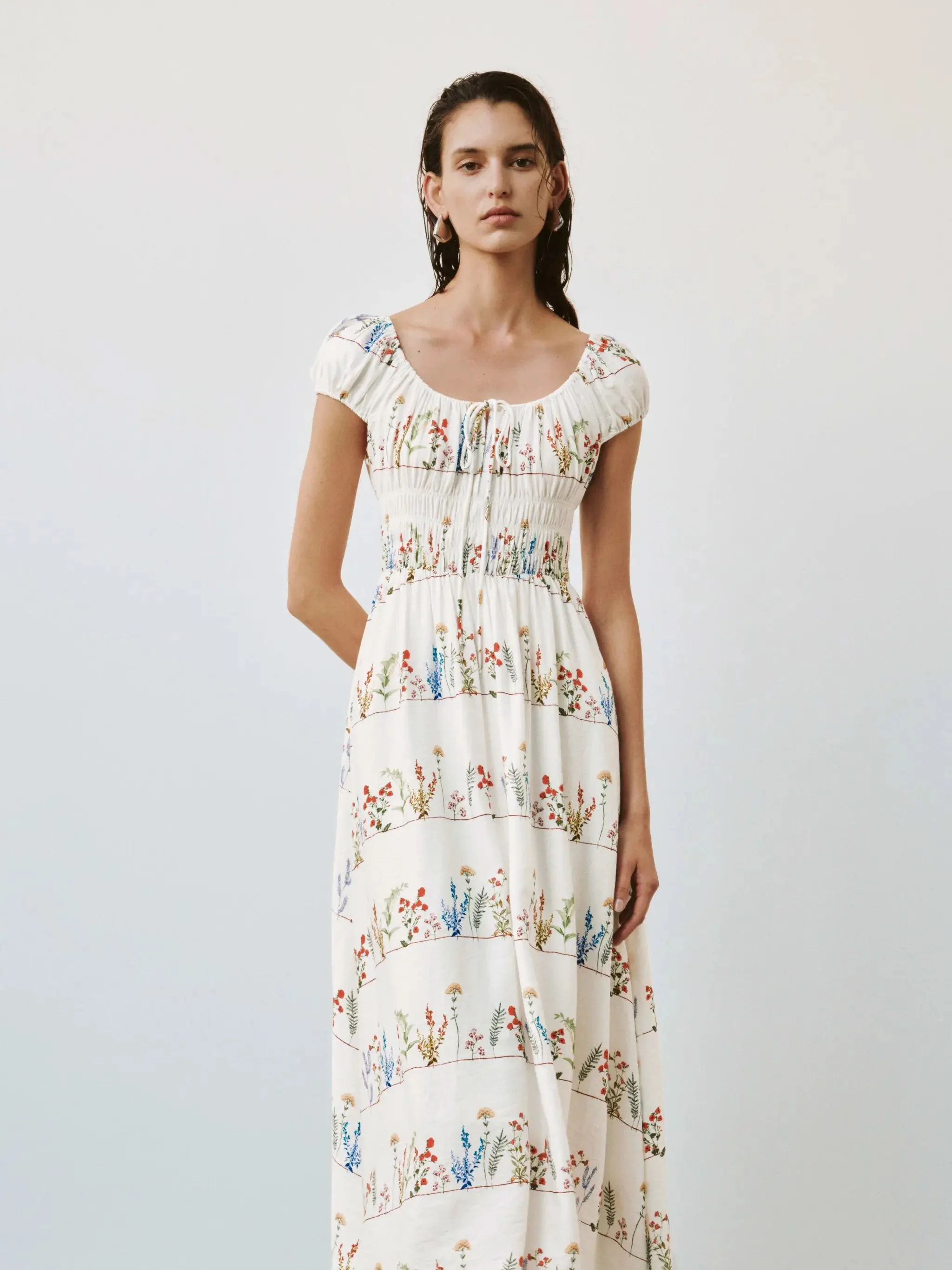 11387-floral-shirred-short-sleeve-viscose-blend-printed-midi-dress-4.webp Floral Shirred Short Sleeve Viscose Blend Printed Midi Dress