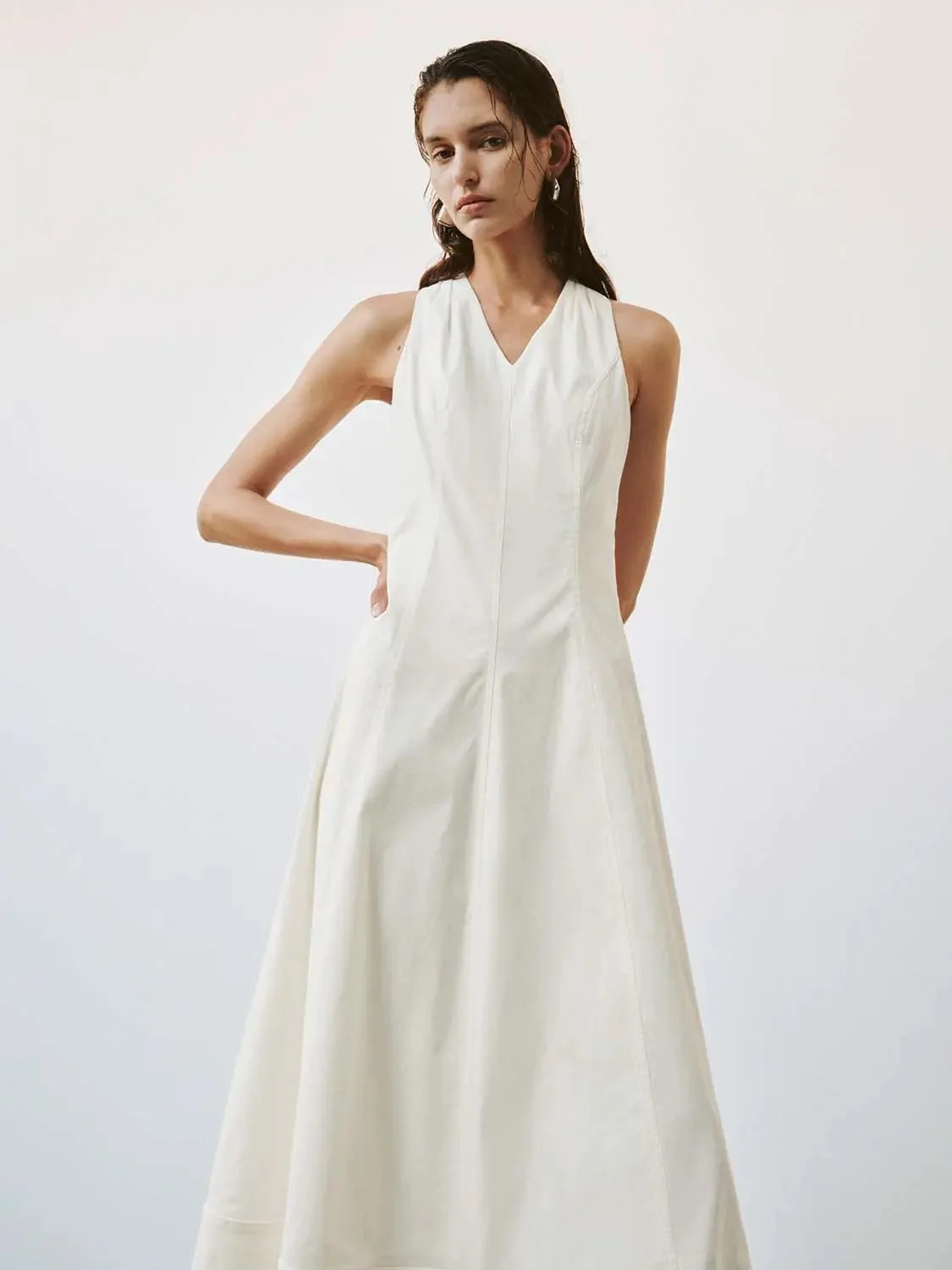 11404-viscose-blend-v-neck-sleeveless-seamed-a-line-midi-dresses-4.webp Viscose Blend V Neck Sleeveless Seamed A Line Midi Dresses