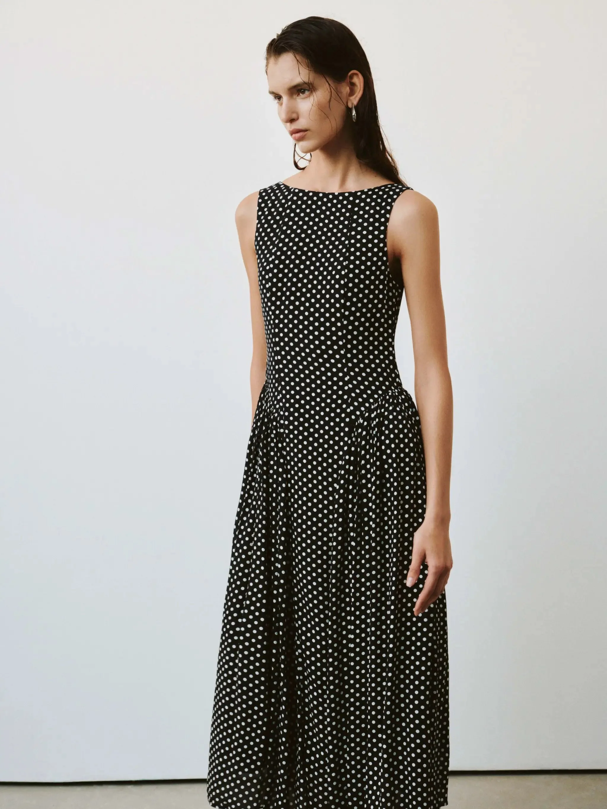 11410-polka-dot-boat-neck-sleeveless-a-line-midi-dresses-2.webp Polka Dot Boat Neck Sleeveless A Line Midi Dresses