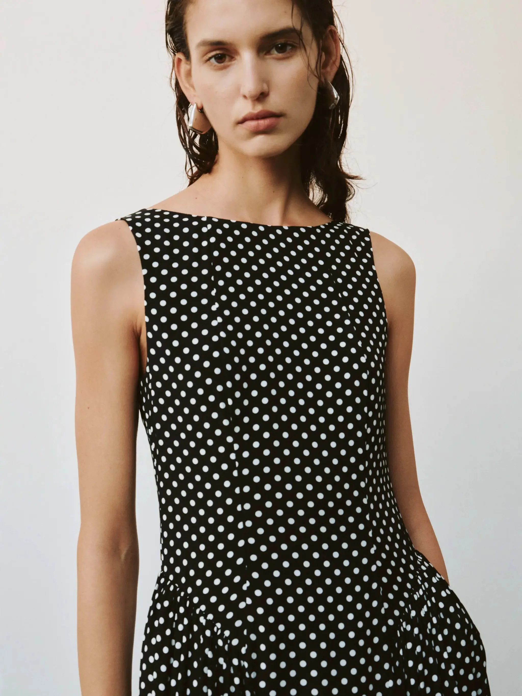 11410-polka-dot-boat-neck-sleeveless-a-line-midi-dresses-3.webp Polka Dot Boat Neck Sleeveless A Line Midi Dresses
