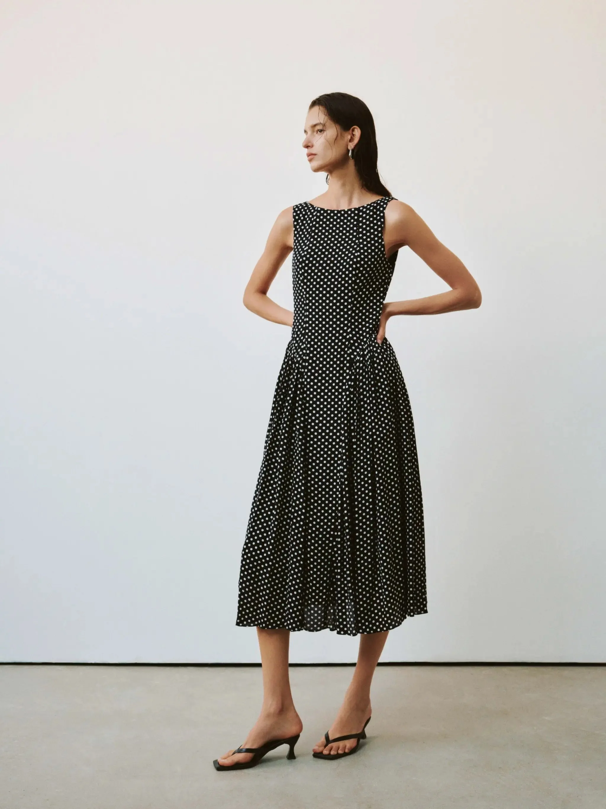 11410-polka-dot-boat-neck-sleeveless-a-line-midi-dresses-4.webp Polka Dot Boat Neck Sleeveless A Line Midi Dresses