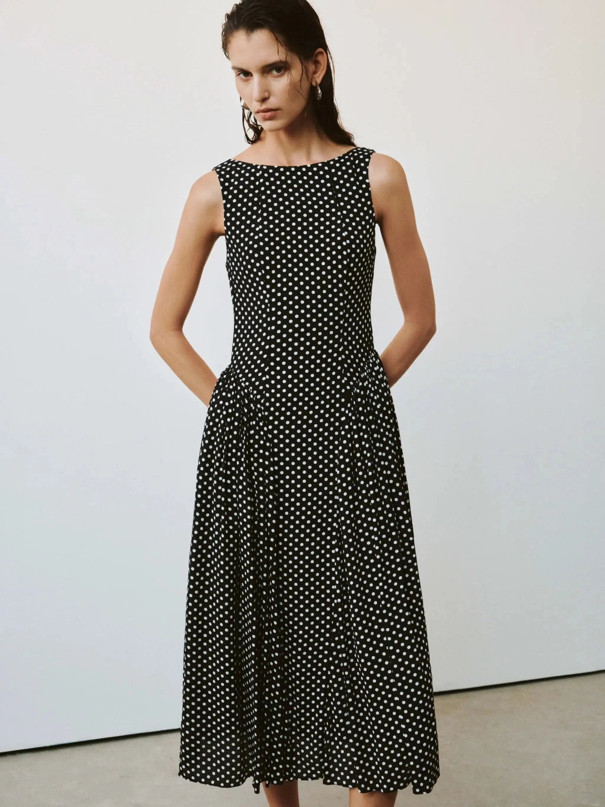 11410-polka-dot-boat-neck-sleeveless-a-line-midi-dresses-5.webp Polka Dot Boat Neck Sleeveless A Line Midi Dresses