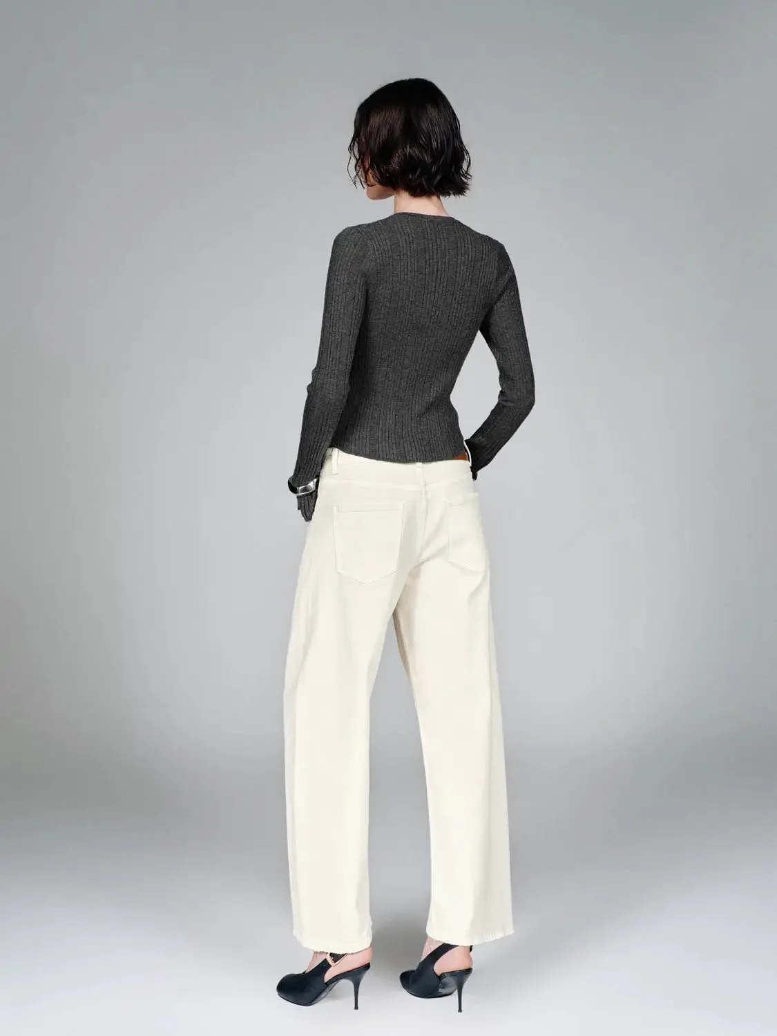 1144-crew-neck-slim-fit-knitted-cardigans-17.webp Crew Neck Slim Fit Knitted Cardigans