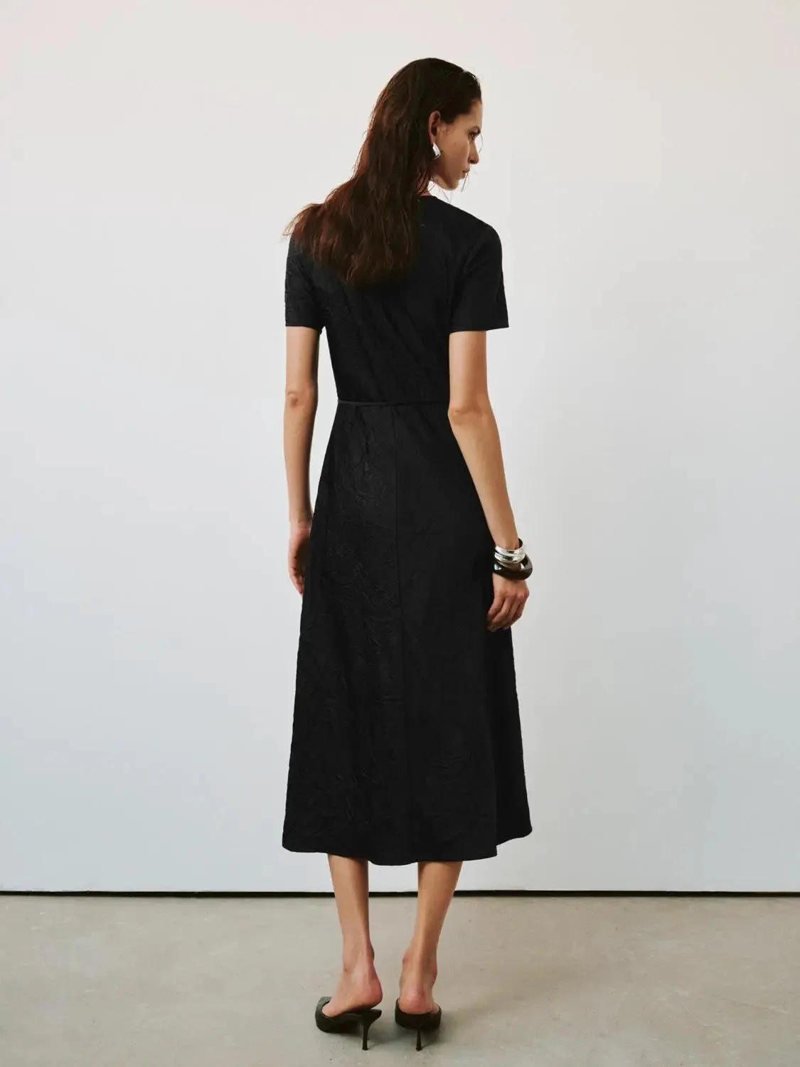 11473-lace-up-waist-tie-a-line-midi-dress-crinkle-texture-dress-6.webp Lace Up Waist Tie A Line Midi Dress Crinkle Texture Dress