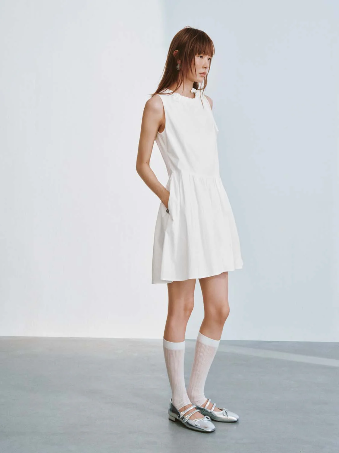 11576-shirring-detail-cotton-sleeveless-a-line-midi-dress-5.webp Shirring Detail Cotton Sleeveless A Line Midi Dress