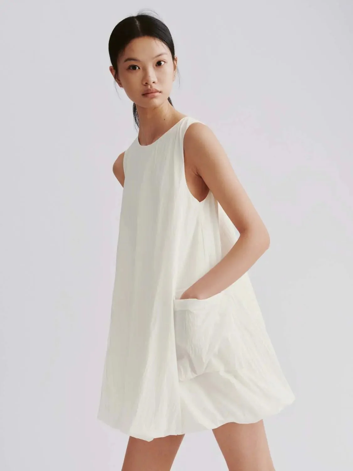 11594-white-cotton-blend-crew-neck-sleeveless-a-line-midi-dresses-2.webp White Cotton Blend Crew Neck Sleeveless A Line Midi Dresses
