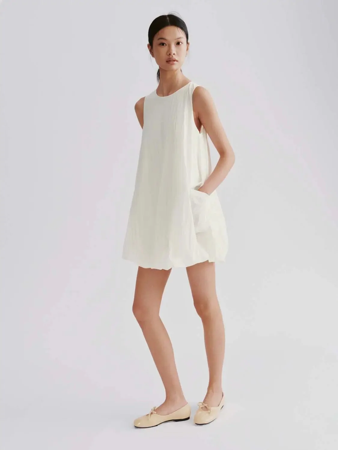 11594-white-cotton-blend-crew-neck-sleeveless-a-line-midi-dresses-5.webp White Cotton Blend Crew Neck Sleeveless A Line Midi Dresses