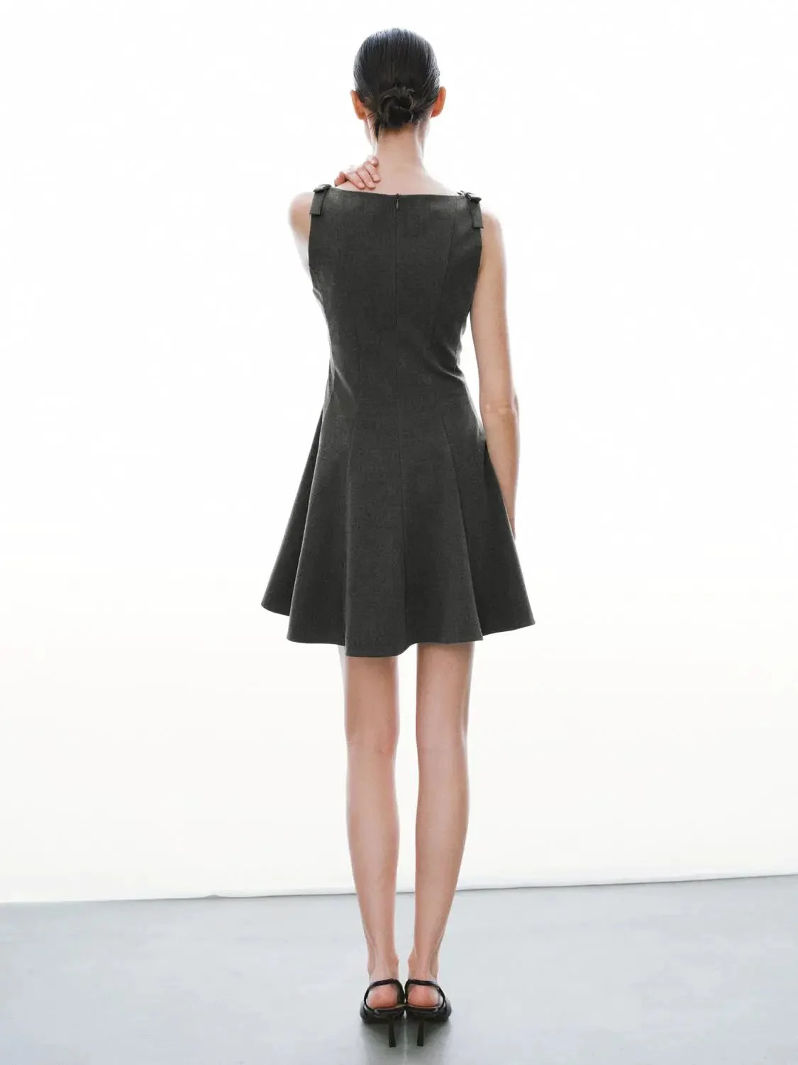 Seamed Sleeveless A-Line Midi Elegant Dresses