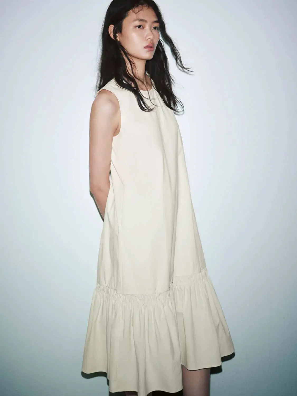 11695-elegant-sleeveless-crew-neck-a-line-ruffle-hem-midi-dress-10.webp Elegant Sleeveless Crew Neck A Line Ruffle Hem Midi Dress