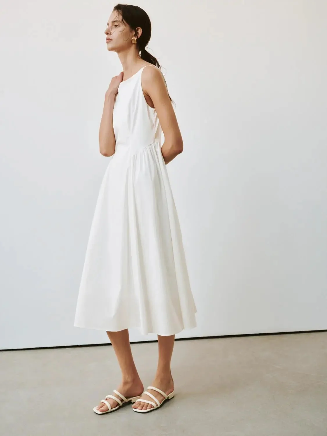 11746-sleeveless-shirring-detail-a-line-midi-dresses-4.webp Sleeveless Shirring Detail A Line Midi Dresses