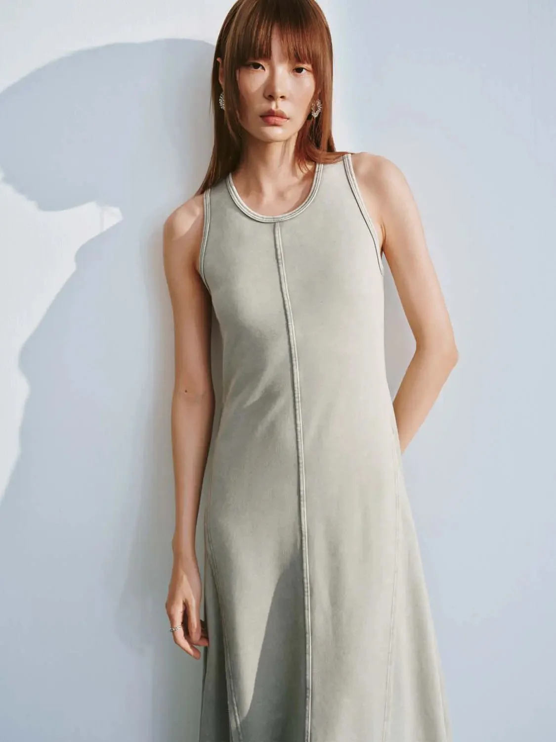 11769-u-neck-sleeveless-seamed-a-line-cotton-blend-midi-dress-5.webp U-Neck Sleeveless Seamed A-Line Cotton-Blend Midi Dress