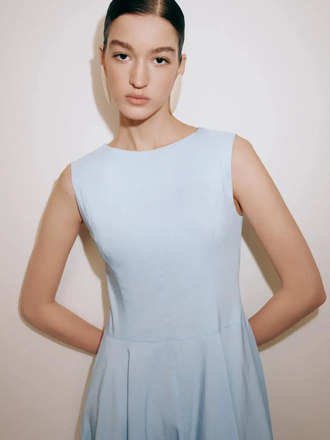 11781-powder-blue-linen-blend-sleeveless-a-line-midi-dresses-2.webp Powder Blue Linen Blend Sleeveless A Line Midi Dresses