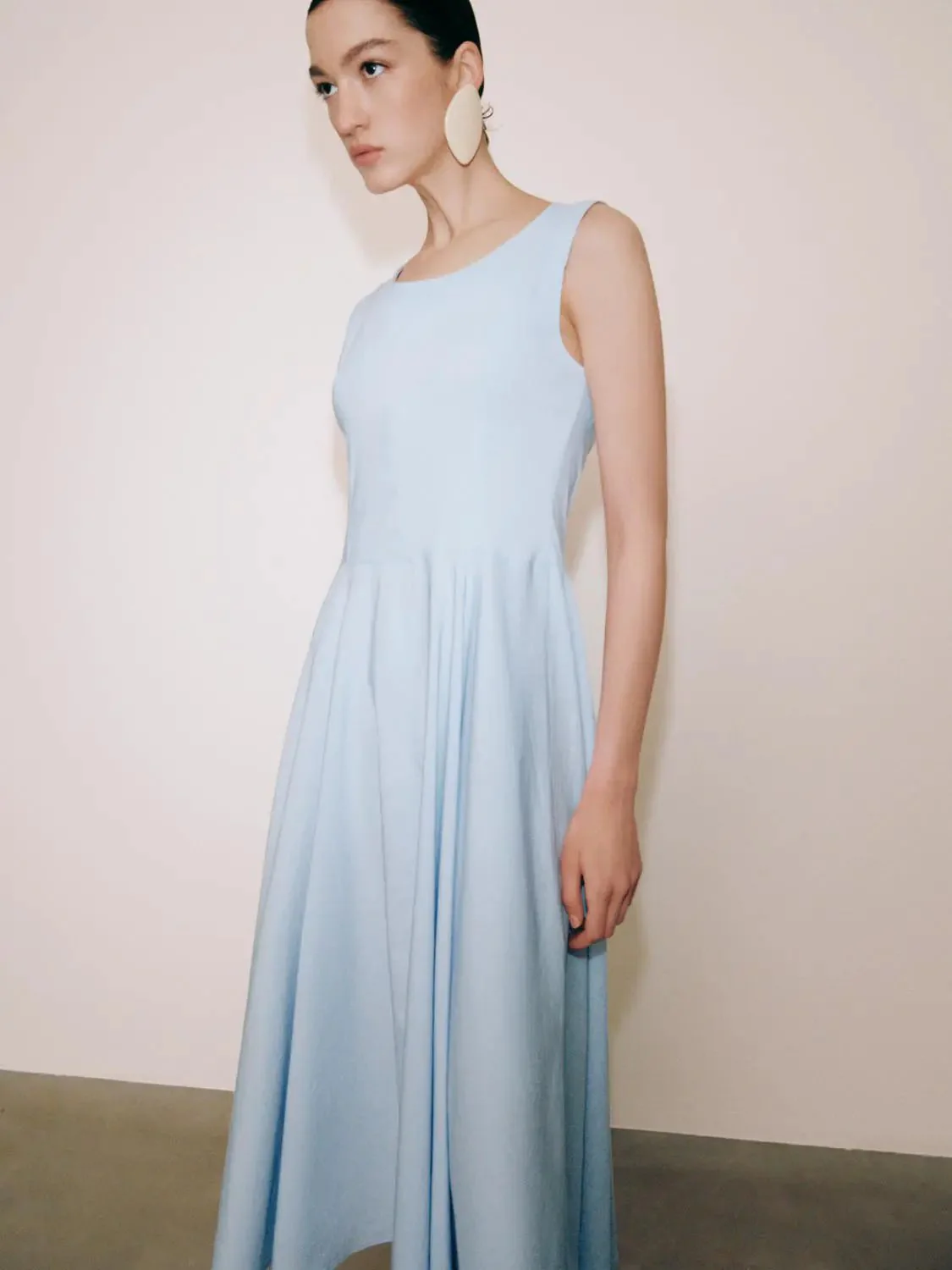 11781-powder-blue-linen-blend-sleeveless-a-line-midi-dresses-4.webp Powder Blue Linen Blend Sleeveless A Line Midi Dresses