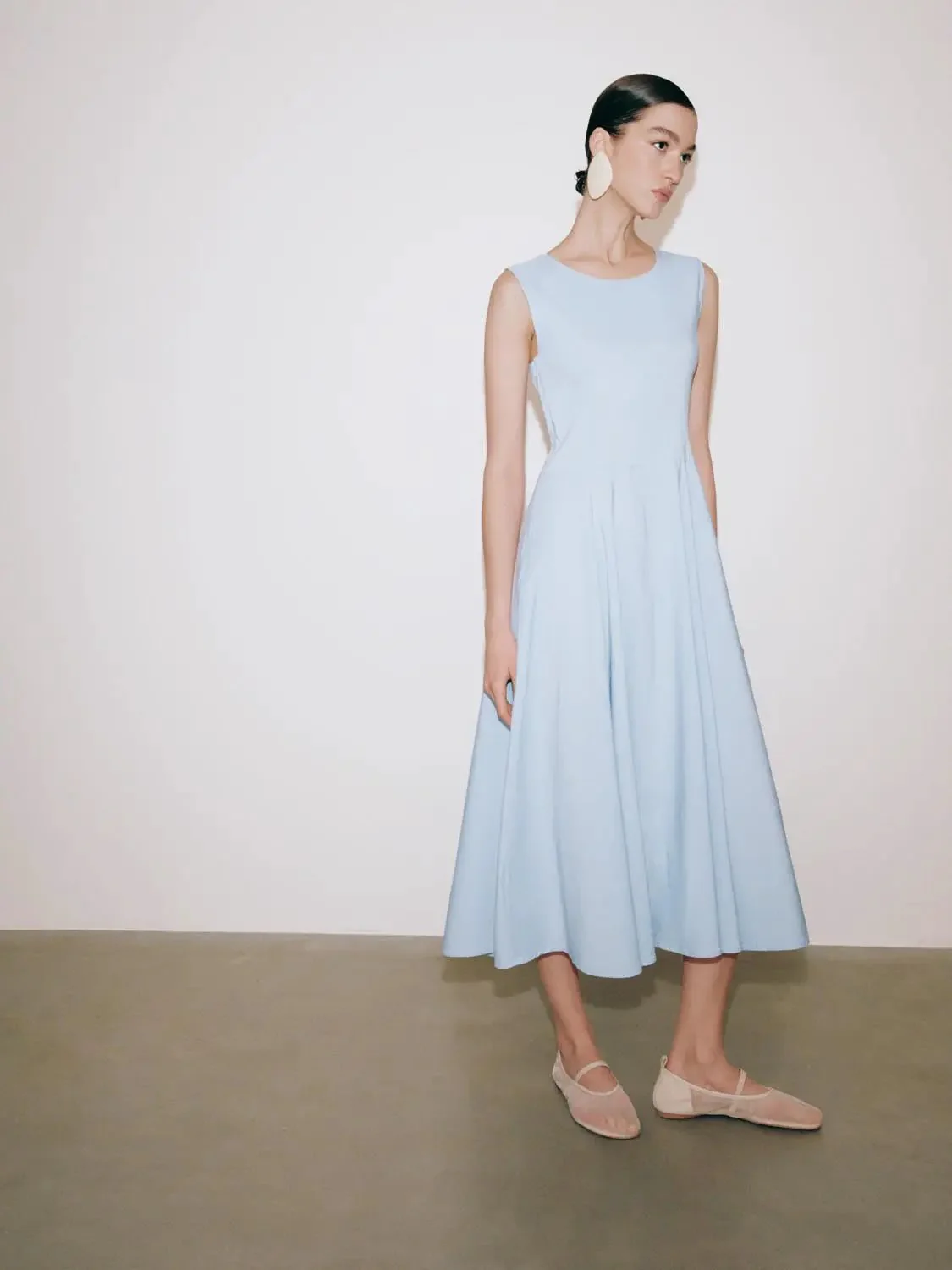 11781-powder-blue-linen-blend-sleeveless-a-line-midi-dresses-5.webp Powder Blue Linen Blend Sleeveless A Line Midi Dresses