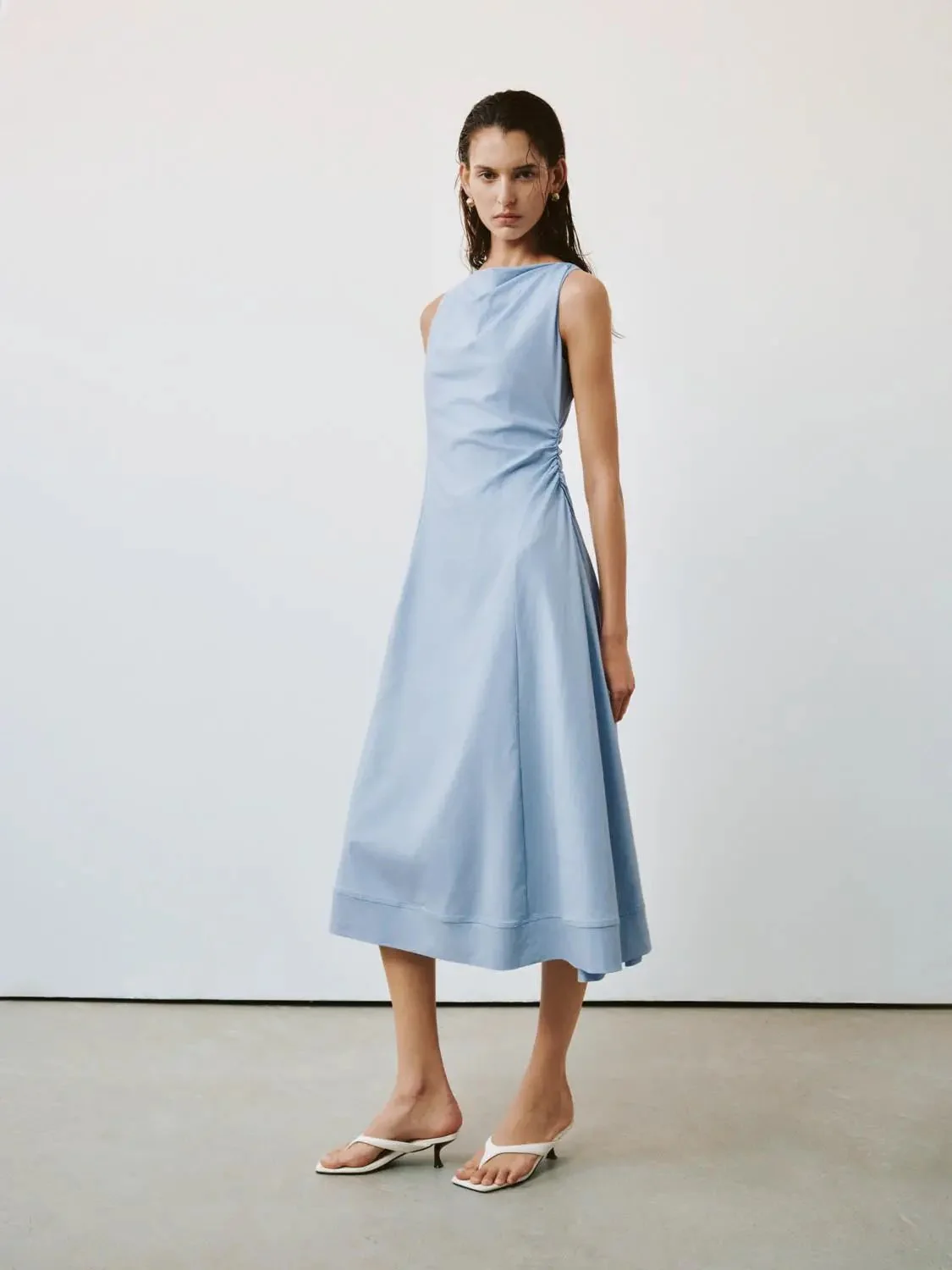 11845-cowl-neck-sleeveless-a-line-midi-dress-with-silhouette-dress-4.webp Cowl Neck Sleeveless A Line Midi Dress With Silhouette Dress